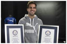 Fábregas ha firmado un centenar de asistencias en 293 partidos, lo que representa 74 encuentros menos de los que tardó Ryan Giggs, del Manchester United.