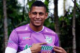 Carlo Costly ya luce los colores del Platense. Foto Neptalí Romero.