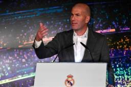 Zinedine Zidane habló en la rueda de prensa en su presentación como DT del Real Madrid.