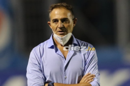 El técnico del Motagua salió al paso después de perder su primer clásico capitalino ante el Olimpia.