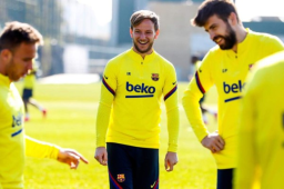 Barcelona visitará al Napoli en la ida de los octavos de final de la Champions League.