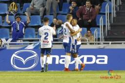 Bryan Acosta puso a celebrar a la afición del Tenerife. Foto cortesía La Liga 123