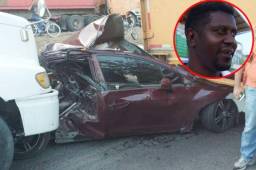 Así quedó el automotor en medio de las dos rastras donde viajaba Estefanny, la esposa del gerente del Platense, Edgar Álvarez. Fotos cortesía LA PRENSA