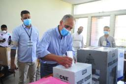 El candidato del Partido Nacional, Nasry 'Tito' Asfura lleva la delantera en el conteo oficial que presentó el Consejo Nacional Electoral. Fotos cortesía La Prensa