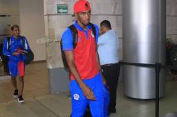 Jerry Bengtson regresó a suelo hondureño junto con sus compañeros. Foto Ronald Aceituno.