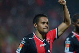 Seis ofertas extranjeras ha recibido Liga Deportiva Alajuelense por Roger Rojas.
