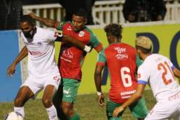 El delantero del Olimpia, Jerry Bengtson, le propinó un botellazo al defensor del Marathón, Mathías Techera y ni siquiera fue insertado en el acta arbitral.