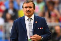 El entrenador de Costa Rica se molestó por el uso del VAR en el final del partido.