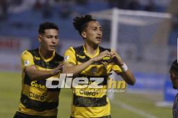 Primer tiro al marco y a celebrar: así fue el testarazo de cabeza de Carlos ‘Chapetilla’ Mejía en el clásico Real España-Motagua