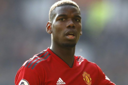 Pese a sus dieciséis tantos esta temporada, la mitad de ellos desde el punto de penal, Pogba ha sido a menudo criticado por su irregularidad.