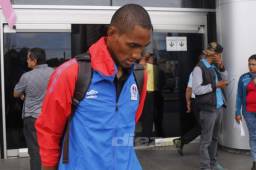 Futbolistas de Olimpia llegaron con las caras largas tras la dura eliminación frente a Saprissa.