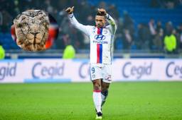 Memphis Depay sorprendió al mundo con su nuevo tatuaje.