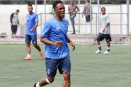 A sus 21 años, Flores vive el momento más complicado de su carrera ya que tiene mucho tiempo sin sumar minutos.