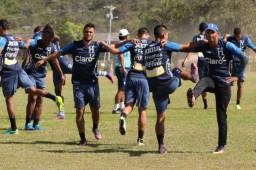 Jorge Luis Pinto confirmó que Alex López arranca de titular este domingo ante El Salvador. Foto DIEZ