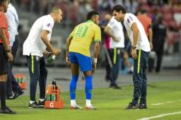 Neymar se vuelve a parar al menos un mes por culpa de una lesión: FOTO: AFP.