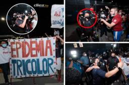 Olimpia aterrizó este jueves en Honduras luego de su victoria 0-1 frente al América en la Champions de Concacaf. El triunfo no le permitió avanzar por los goles de visita, pero su afición les brindó su apoyo en su llegada. Aquí las imágenes que dejó el arribo del León. Fotos: Josep Amaya.