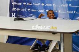 Así quedó Rigoberto Rivas cuando perdió el equilibrio con la silla donde estaba sentado. Foto: Neptalí Romero.