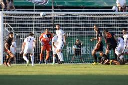 'Buba' López debutó sin recibir gol con el Orange County.
