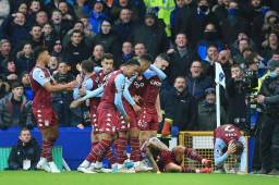 Terrible lo que ha sucedido en la Premier League de Inglaterra en el juego entre Aston Villa y el Everton.