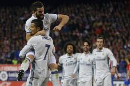 Nacho celebrando junto a su compañero, Cristiano Ronaldo.