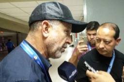 Juan Carlos Osorio al llegar al estadio Rommel en ciudad de Panamá.