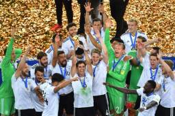 Jonas Hector se coronó campeón de la Copa Confederaciones 2017 con Alemania.
