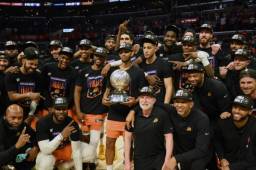 Chris Paul y Devin Booker llevaron a los Phoenix Suns a sus terceras Finales de la NBA.