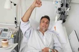 Batistuta se recupera de una operación en el tobillo para aliviar sus dolores. FOTO: Instagram.