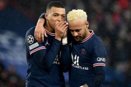 Mbappé podría extender su contrato y permanecer por una temporada más en el PSG.