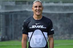 Keylor Navas ya posa con la camisa de Pumas...