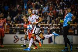 Ariel Lassiter anotó el descuento por el Alajuelense.