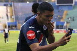 Kevin López además mandó un beso a su madre.