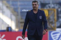 Diego Vázquez se incomodó en conferencia de prensa con la pregunta de un periodista.