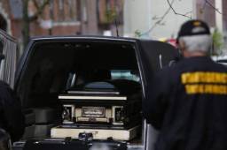 Además de la cantidad de personas muertas por coronavirus, también Estados Unidos ha entrado en una crisis económica sin precedentes.