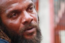 •El espigado portero afirma que algunos directivos lo retiraron del fútbol a sus 28 años porque lo involucraron en dopaje.