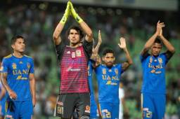 Tigres se clasificó a la final de Liga de Campeones de la Concacaf pese a perder 3-2 ante Santos Laguna.