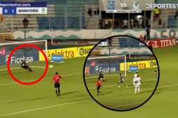 ¡Hizo doble tapada! Así fue penal que Edrick Menjivar atajó a Damin Ramírez en el Olimpia - Marathón (VIDEO)