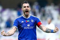 Álvaro Negredo llega como primer fichaje del recién ascendido Cádiz de España.