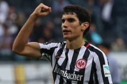 Jesús Vallejo tuvo una excelente temporada con el Frankfurt en Alemania.