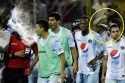 Este fue el momento captado por DIEZ cuando el kinesiólogo del Motagua, Jorge Pachecho, agredió al árbitro Saíd Martínez tras sentirse perjudicados.