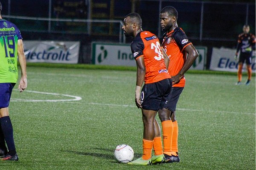Elison Rivas anotó golazo de tiro libre en su estrenó con la camisa de el Águila de El Salvador.