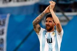 Lionel Messi reaccionó feliz por el pase de Argentina a los octavos del Mundial de Rusia 2018 y agradeció a la afición por el apoyo. Foto AFP