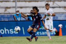 A pesar de ser un '10', Yostin Obando comprende las dos facetas del juego. Sabe defender y atacar. FOTOS: Cortesía Emilio Flores.