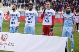 Aykut Demir no quiso ponerse la camiseta de ‘‘no a la guerra’’ por la situación que vive Ucrania.