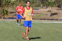 Manuel Keosseián confirmó cuatro bajas más en Olimpia, una de ellas es Marcelo Canales. Foto Ronald Aceituno