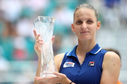 La australiana Ashleigh Barty, de 22 años, firmó su mejor victoria individual ganando el torneo Premier Mandatory de Miami.