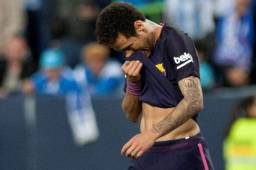 Neymar saliendo del partido luego de la expulsión en Málaga.