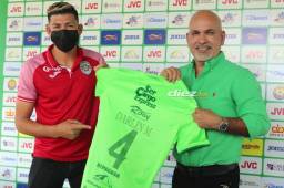 Paco Martínez fue presentado por el Marathón con la camiseta ‘4’. FOTO: Neptalí Romero.