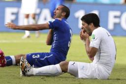Suárez mordió a Giorgio Chiellini en el Mundial de Brasil.
