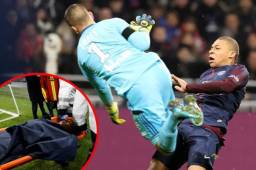 Momento en que Lopes impacta contra el cuerpo de Mbappé.